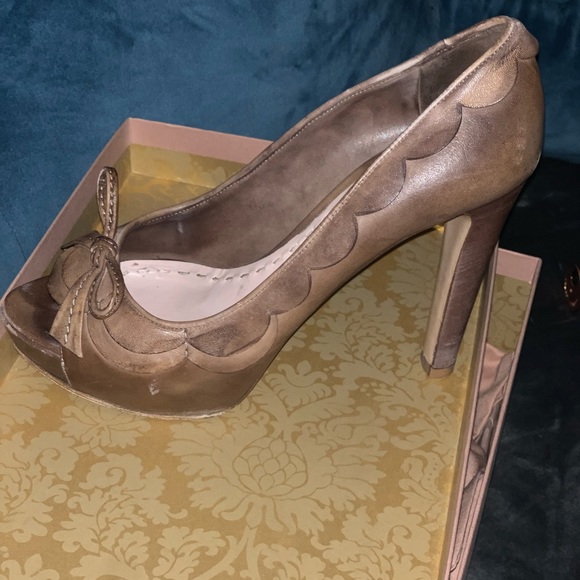 Miu Miu - Tan heels with Bow - Picture 2 of 5